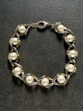 Elegant Vintage Pearl and Gold -Tone Bracelet Costume Jewelry Mid Century